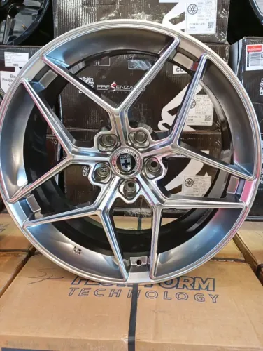 Roda R19x8.5 5x120 furacão