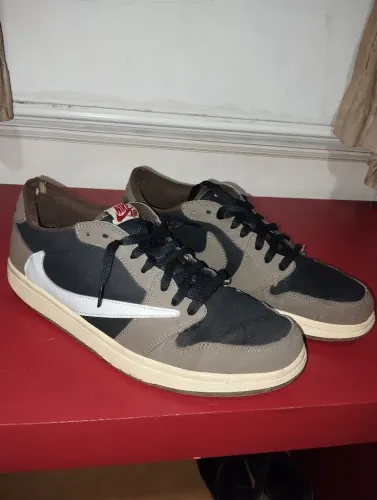 Jordan 1 Travis Scott low 