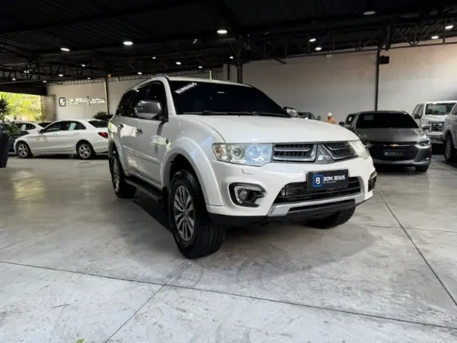 BLINDADO PAJERO DAKAR HPE 4X4 DIESEL 7 Lugares 2018