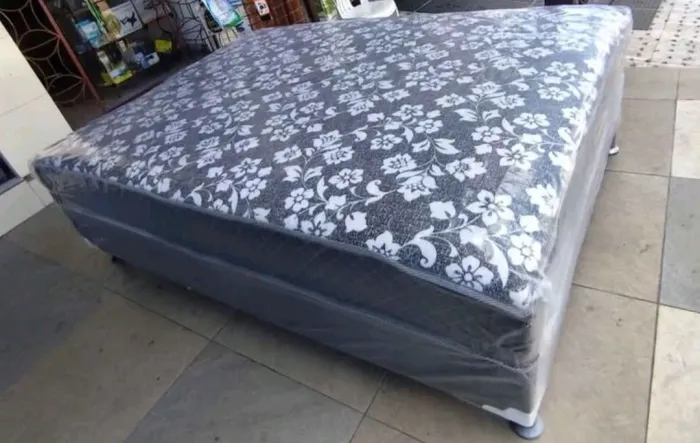 Cama Box Casal com molas  - Novo!