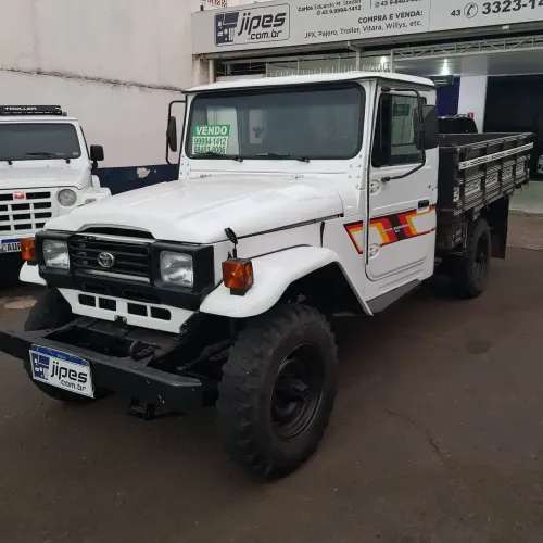 Toyota Bandeirante 1999 pick up motor 14 B  05 marchas 4x4 diesel 