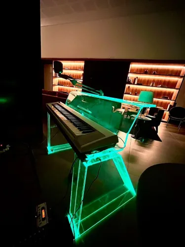 Suporte de acrílico para teclado 