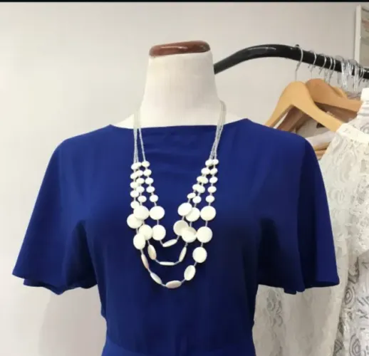 Colar de pastilhas e miçangas 