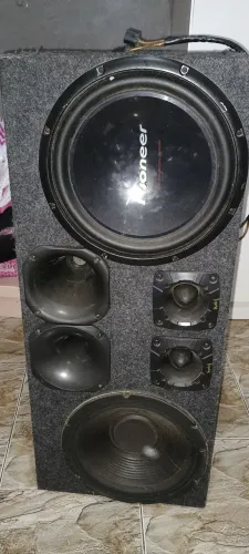 Caixa de Som Pioneer com 4 Alto-Falantes