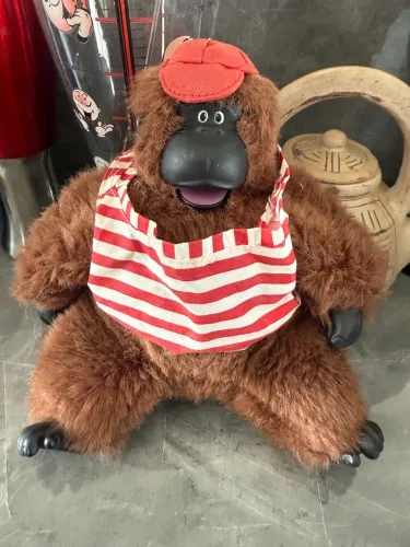 Pelúcia Macaco Garçom Vintage