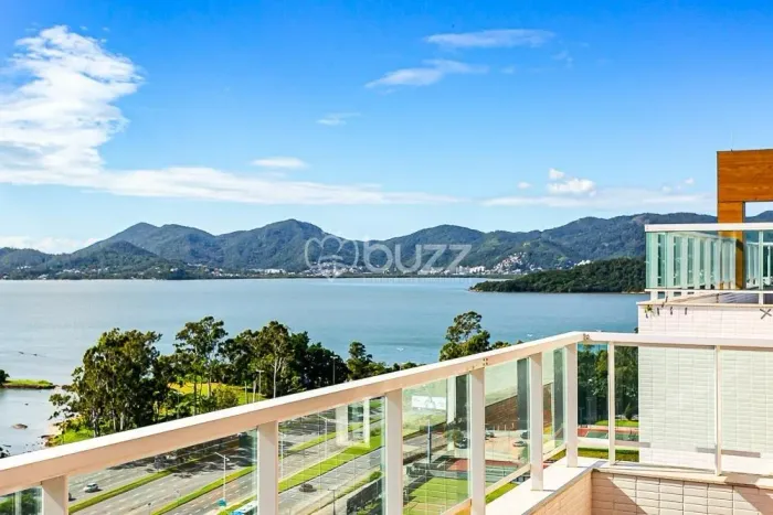 Cobertura com vista espetacular da Beira Mar em Florianopolis SC