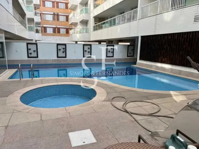 Cabo Frio- Rua do Céu, varanda, 3 quartos, suíte, 2 vagas.