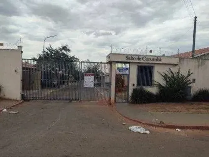 Casa com 2 dormitórios para alugar, 72 m² por R$ 2.043,04/mês - Residencial Brisas do Cerr