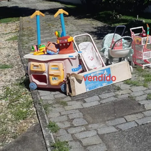 Carrinho food truck e outros brinquedos