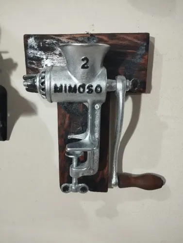 Suporte Decorativo Máquina de Moer Antiga Manual 1960