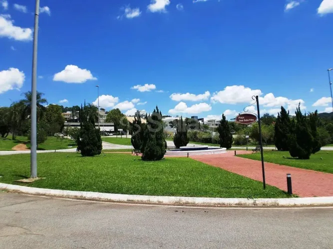 Terreno a venda no Condomínio Villaggio Paradiso em Itatiba, interior de São Paulo