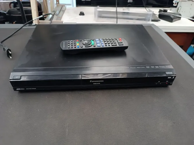 Gravador de DVD Panasonic DMR-EH59 usado
