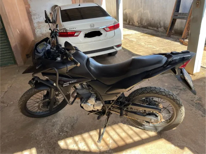 Vendo XRE 300 Preta 2011