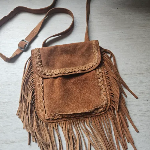 Bolsa de camurça com franja- Zara Girl 