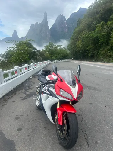 Vendo ou troco CBR 1000 2007 