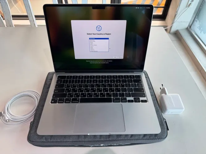 MacBook Air M2 8Gb/500Gb | bateria: 93%