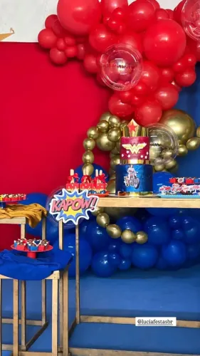 Decoração de balões/ bolas para festas e eventos 