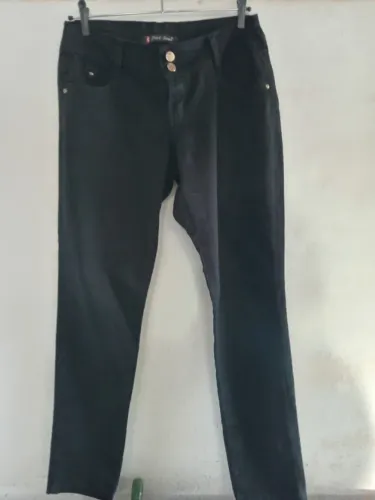 Calça 42/44 preta FEMININA - 5,00