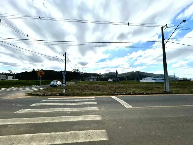 Terreno à Venda no Loteamento Silvestre  Humaitá de Cima, Tubarão/SC
