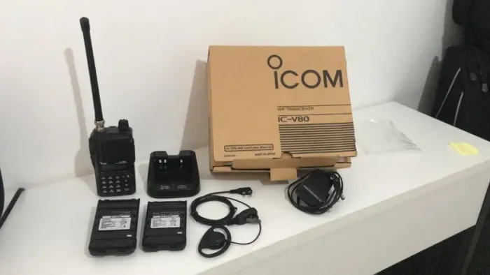 Radio HT marca : Icom modelo ic-v80 Transceptor portátil VHF-FM