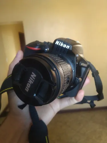 Nikon DSLr D5600 kit 18-55mm - (Quase nova) - Apenas 1500 clicks