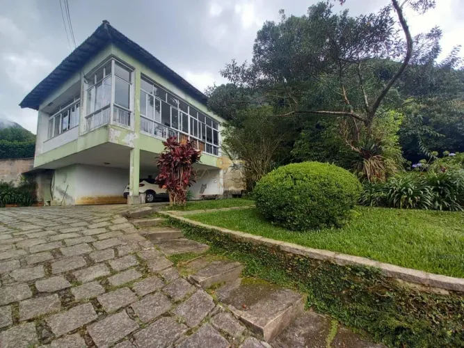 Casa para Venda em Teresópolis, Cascata dos Amores, 4 dormitórios, 1 suíte, 2 banheiros, 5