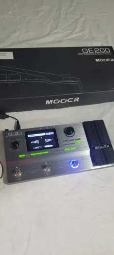 pedaleira mooer GE 200