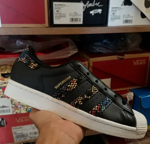 Tênis adidas Superstar Edição Especial