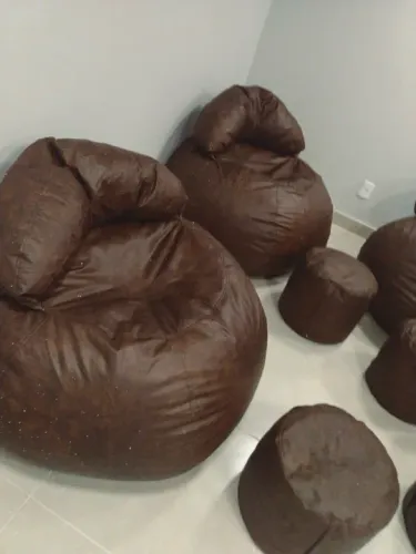Puff bola com encosto + apoio de pé 