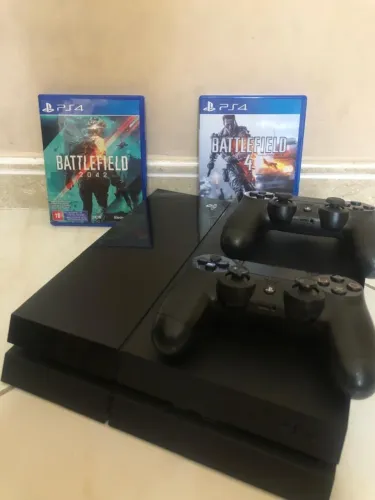 Playstation 4 500gb SSD + controles + jogos