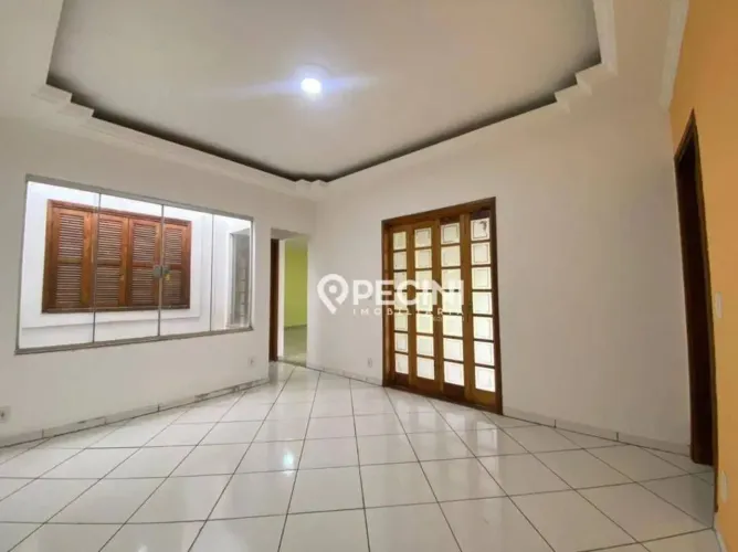 Casa a venda com 2 quartos e espaço gourmet