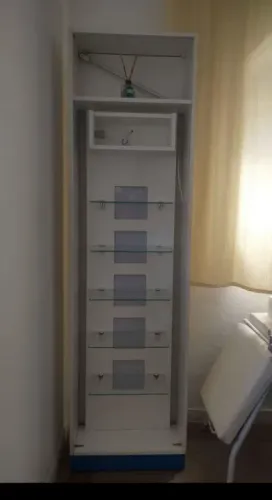 EXPOSITOR PARA SALÃO OU LOJA