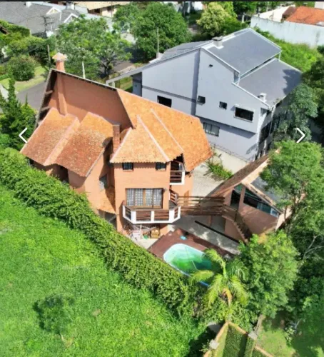 Luxuoso Sobrado em região nobre de Curitiba