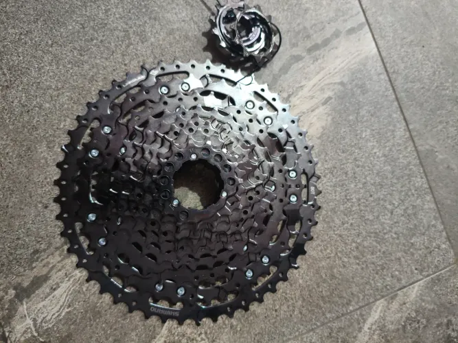 Cassete Shimano CUES 