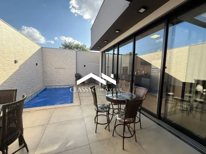 Casa de Condomínio Fechado em Uberlândia  Laranjeiras, 360 m²-3 suítes, piscina