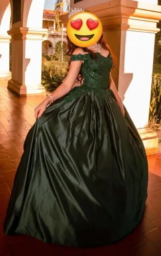 Lindo! Vestido Gala Debutante 15 anos verde musgo acetinado