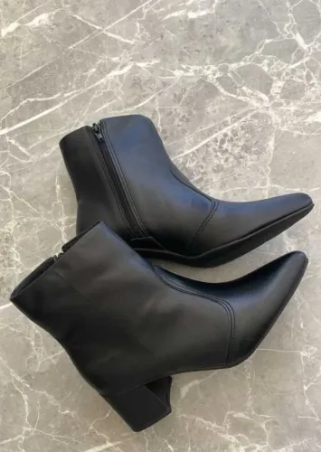Bota Cano Curto e Bico Fino - Tamanho 36