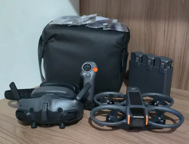 Drone DJI Avata 2 + Fly More Combo