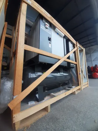 Compressor de Ar Rotativo de Parafuso ? 15 HP ? Pressão 9 Bar ? Ar Seco