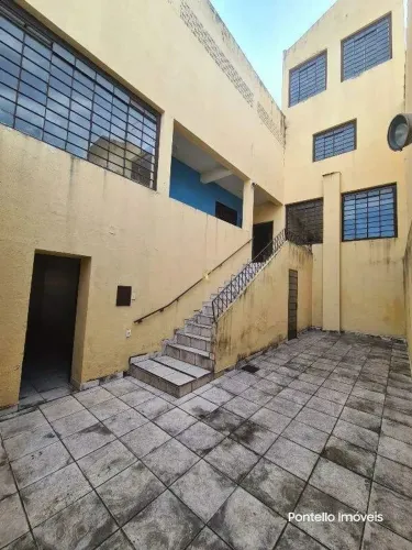Prédio para locação Comercial/Residencial na Av. Clara Nunes Localização Estratégica e Es