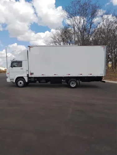 Volkswagen 10.160 Delivery no chassi ou completo ou Baú com todos acessórios