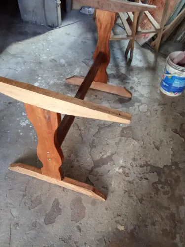 Base de Mesa em Madeira
