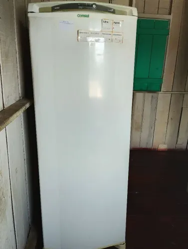 Vende-se geladeira 600,00 p levar.logo,MTV. Viagem