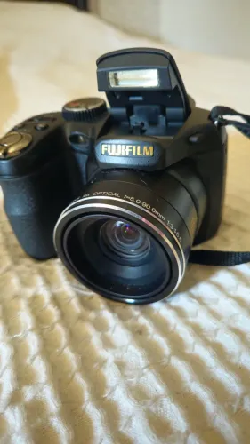 Camera FujiFilme semi profissional 