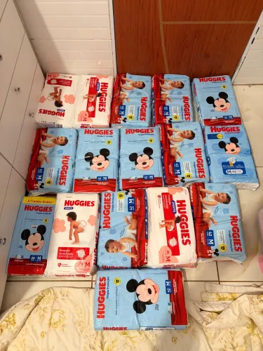 Lote com 16 Pacotes de Fraldas Huggies Tamanho M - Lacrados