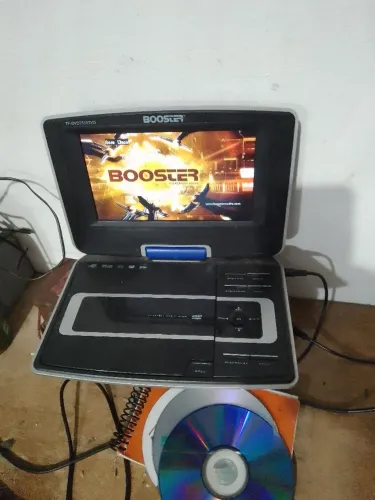 Dvd com tela. Bom