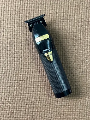 Máquina Babyliss de acabamento