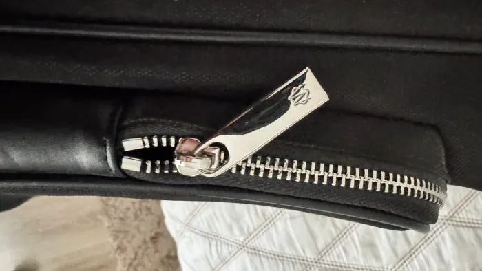 Mochila Rimowa em Couro Preto Texturizado - Impecável / Completa