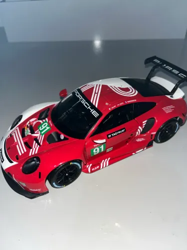 Porsche 911 Rsr Burago Escala 1:24 abre as portas