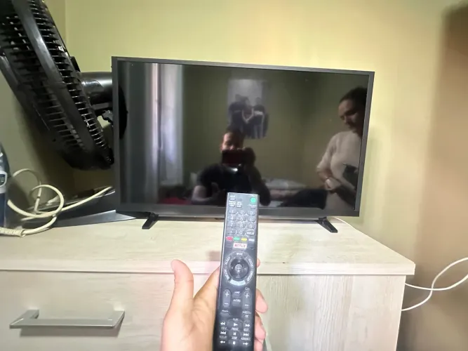 Vendesse televisão modelo KDL-32W655D/Z 450$